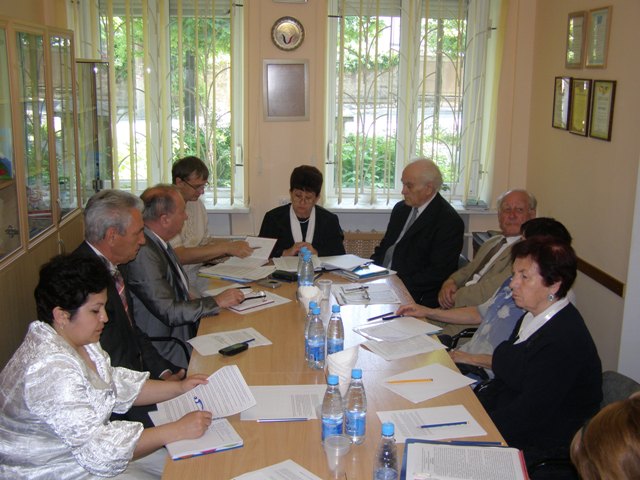 Обговорення питань, пов’язаних з реалізацією Європейської хартії регіональних мов або мов національних меншин в АР Крим