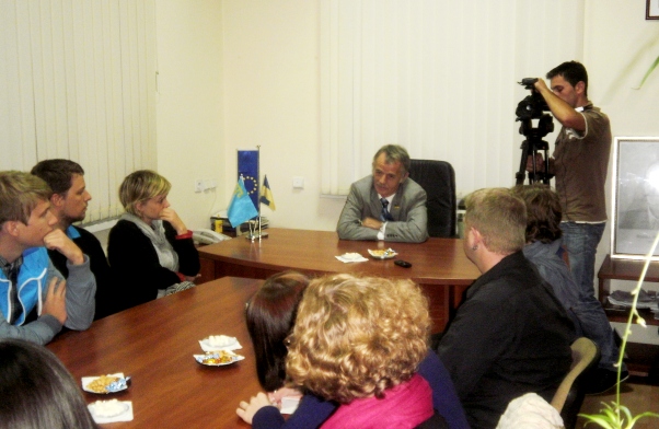 Leader of Mejlis M.Jemilev Met With Young Scientists of Europe and Crimea