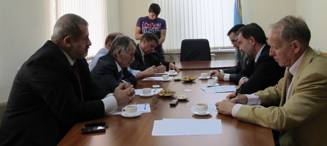 Посол Іспанії в Україні відвідав офіс Меджлісу кримськотатарського народу