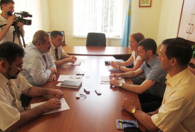 Statelessness Protection Officer for Europe with UNHCR Visits Mejlis of Crimean Tatar People