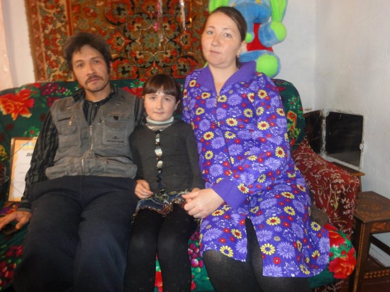 First Vice-Chairman of Mejlis Refat Chubarov Has Congratulated Handicraftsman Rustem Maksudov’s Family on Birth of a Daughter