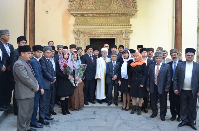 Refat Çubarov: Qırımtatar halqı öz toprağında aqları tolusınen tiklenmesine qadar küreşecek