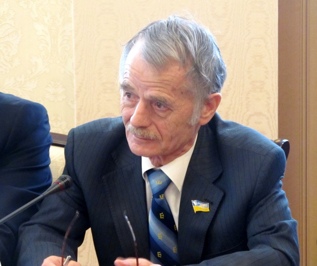 Chairman of Mejlis Convinced in Necessity of Holding International Forum on Crimean Tatars in Spring 2014