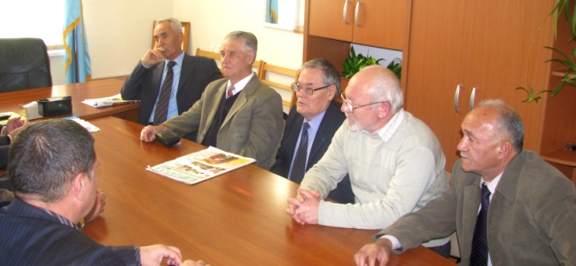 Delegation of Crimean Tatars from Romania Visits Mejlis Office