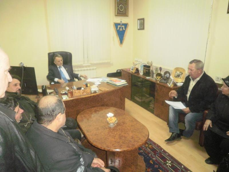 Mejlis Leader Mustafa Jemilev Received Shareholders from Bakhchisaray Region