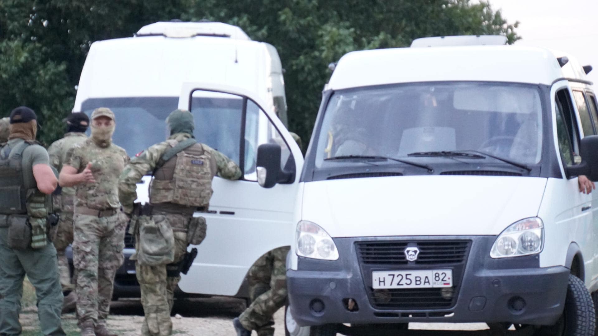 Окупанти викрали з Генічеська двох кримських татар