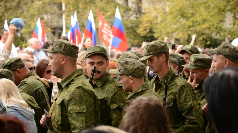 Правозахисники: Окупанти просять кримчан екіпірувати мобілізованих