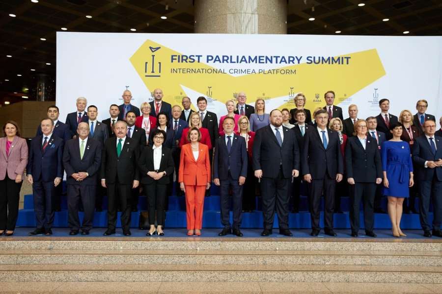 Qırım platformasınıñ parlament sammiti ortaqlıq bir beyannamesini tasdıqladı