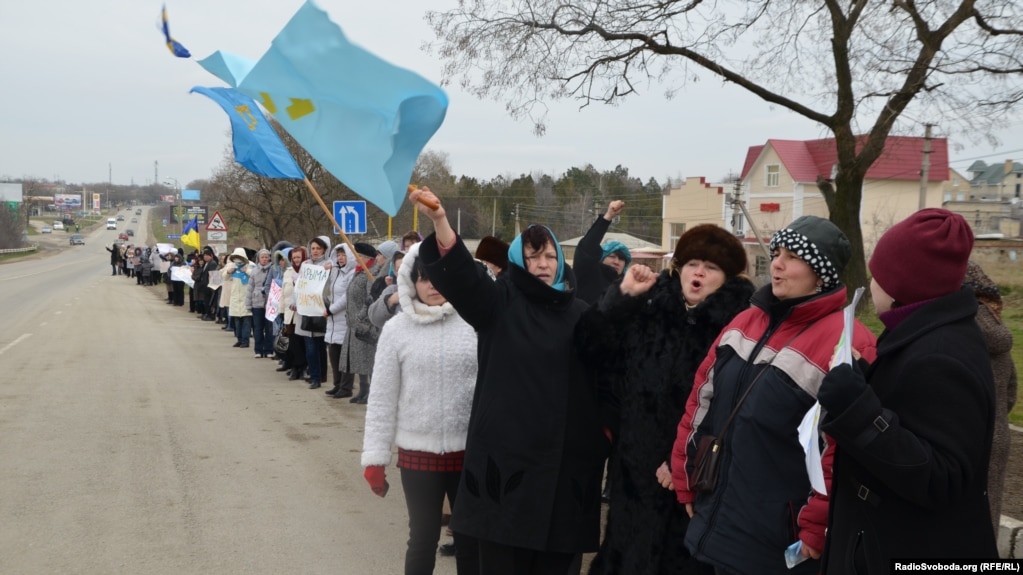 9 років тому у Криму відбулися масові акції жінок проти окупації