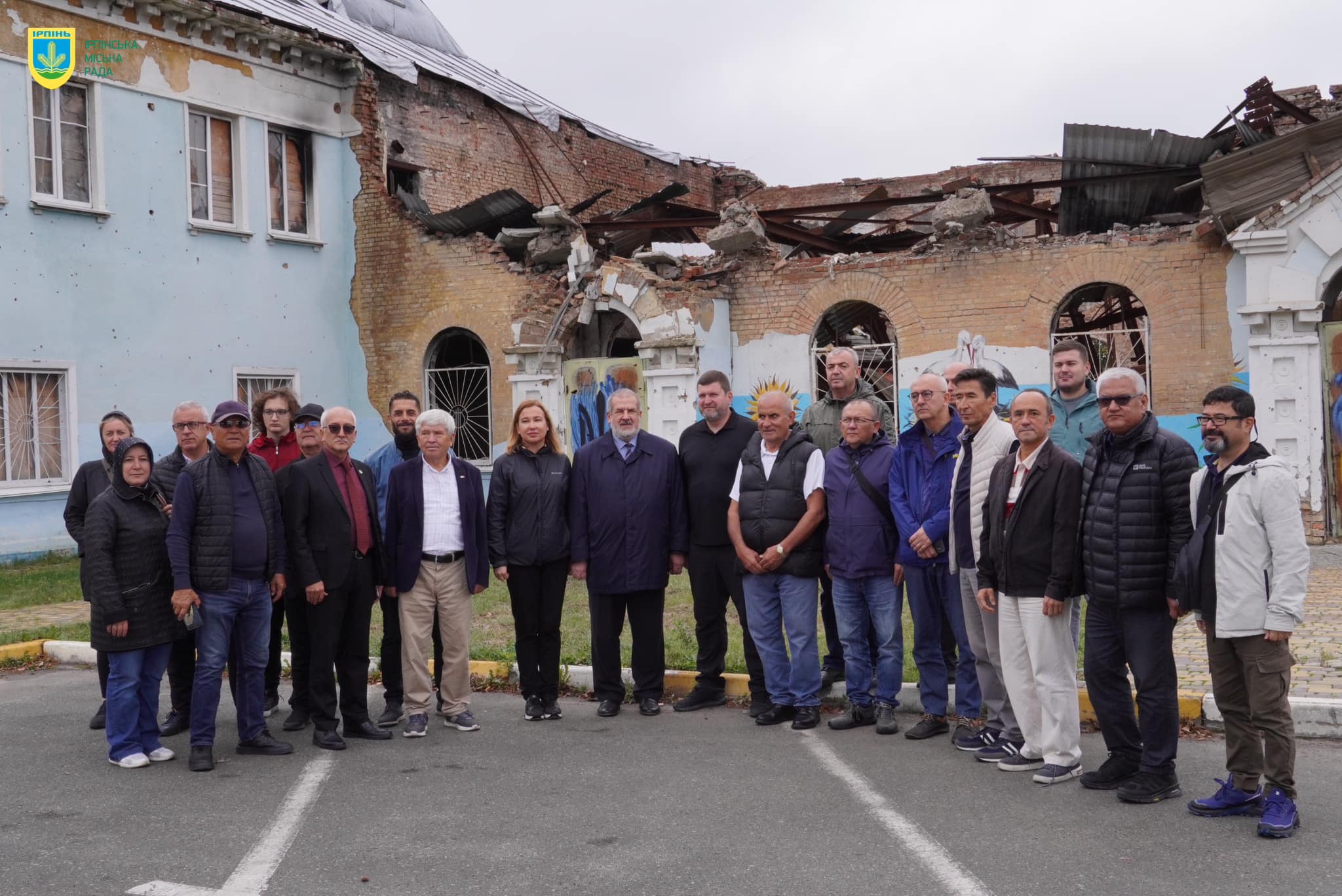 Делегація кримськотатарських дернеків відвідала місто-герой Ірпінь