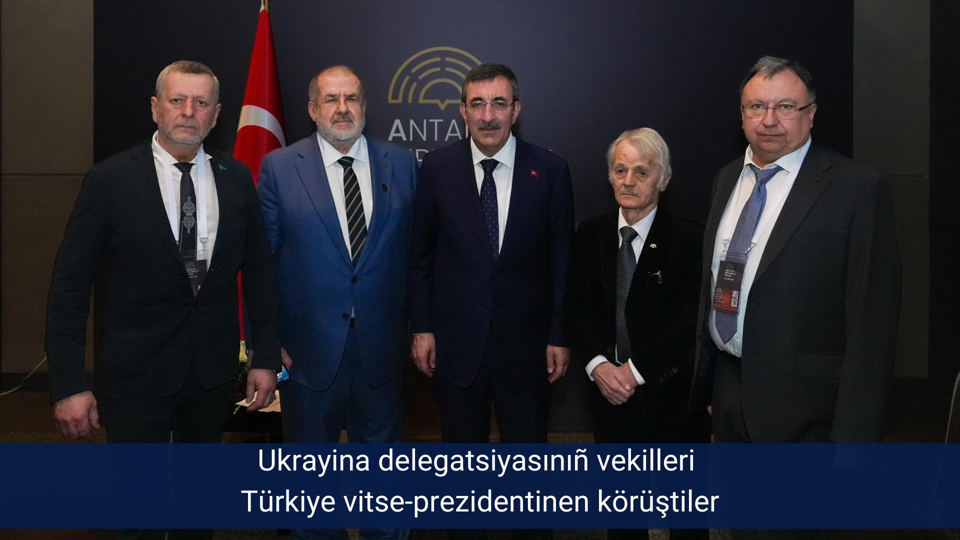 Ukrayina delegatsiyasınıñ vekilleri Türkiye vitse-prezidentinen körüştiler
