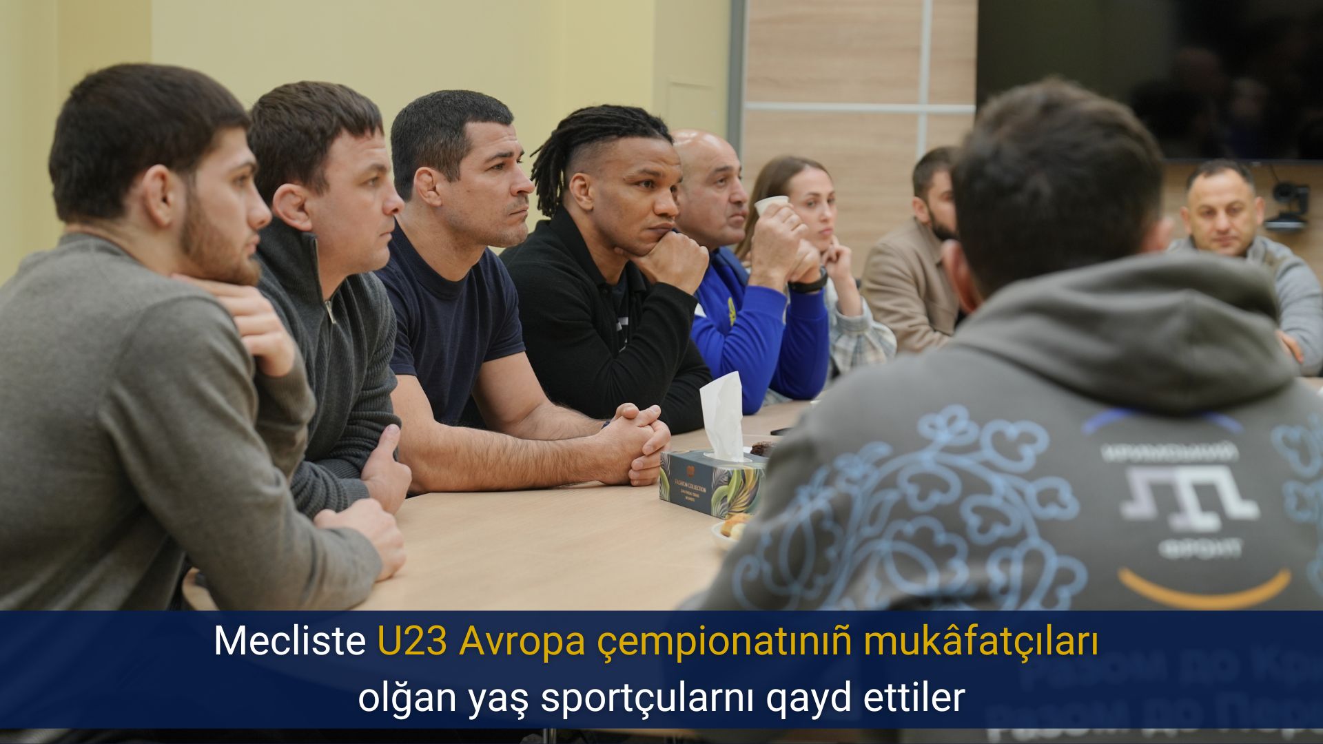 Mecliste U23 Avropa çempionatınıñ mukâfatçıları olğan yaş sportçularnı qayd ettiler