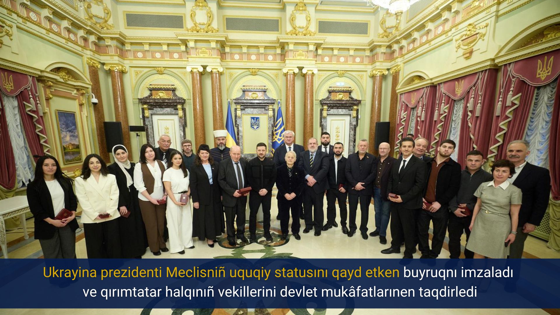 Ukrayina prezidenti Meclisniñ uquqiy statusını qayd etken buyruqnı imzaladı ve qırımtatar halqınıñ vekillerini devlet mukâfatlarınen taqdirledi